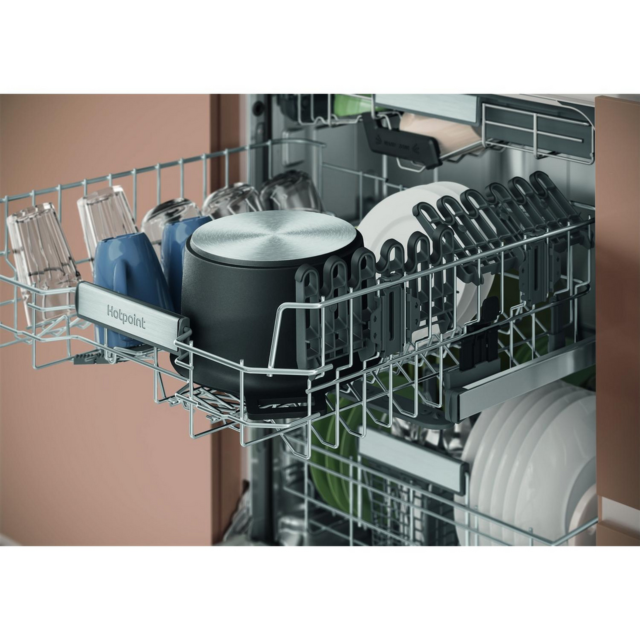 Hotpoint H8IHP42LUK Integrated Full Size Dishwasher